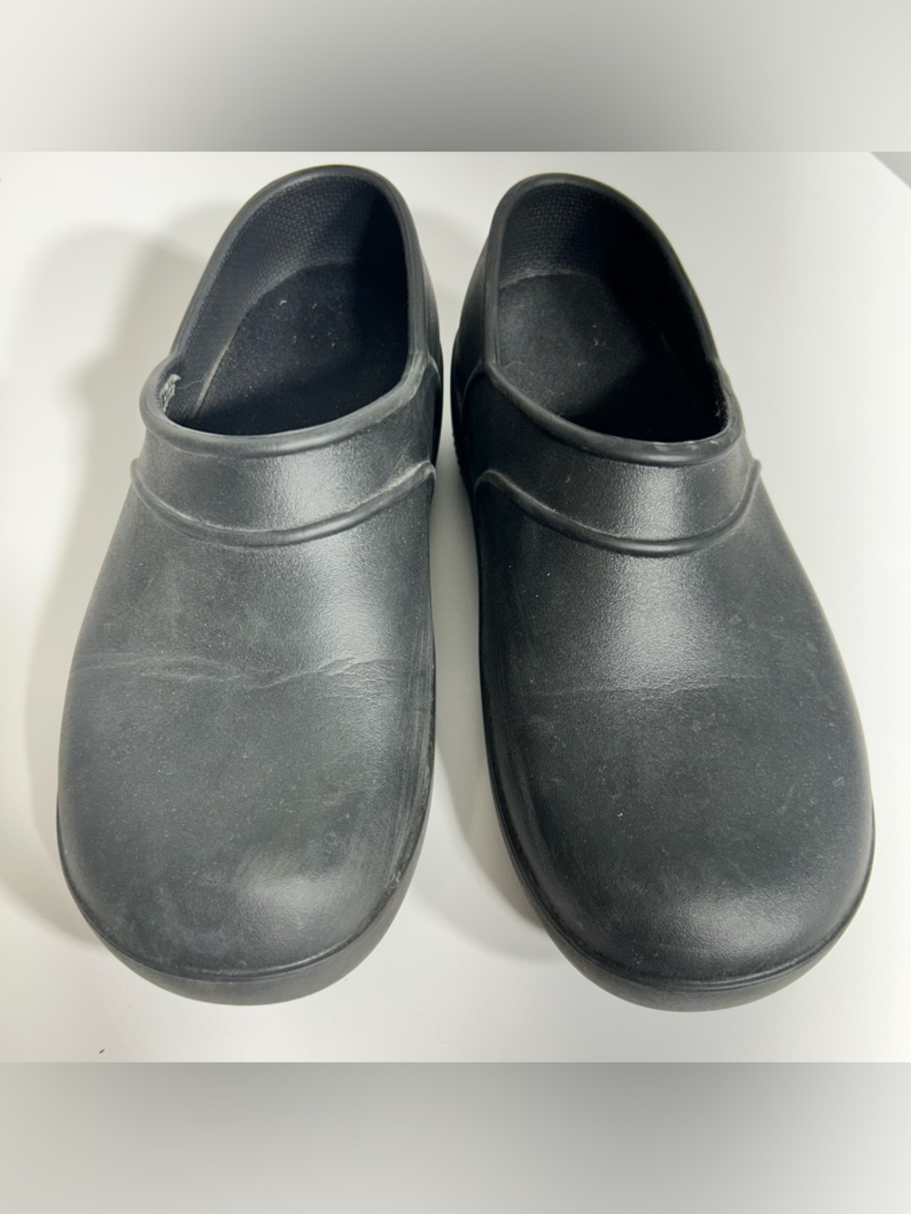 CROCS Women's Black Slip-On Work Clogs Size 9